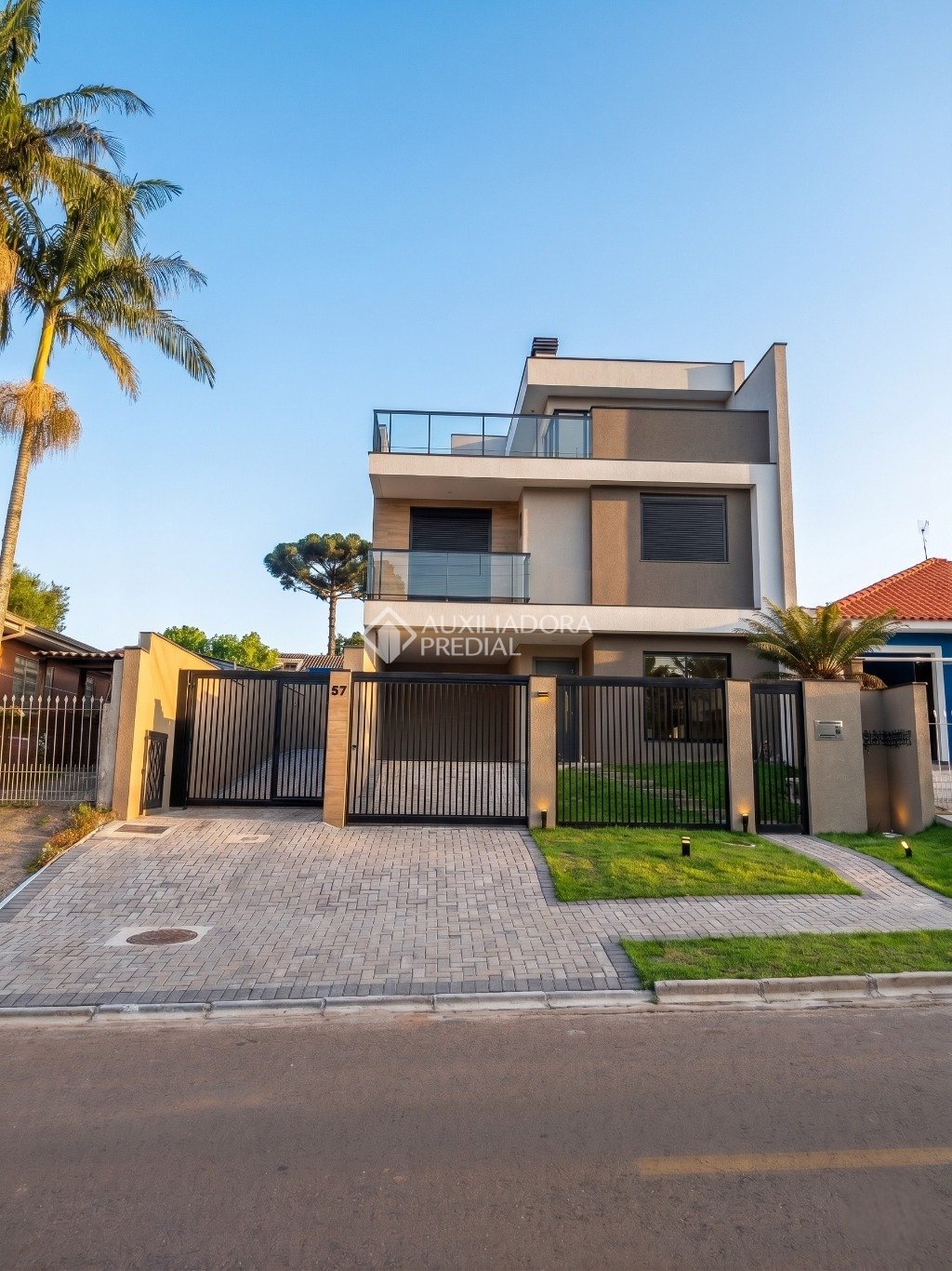 Sobrado Xaxim Curitiba